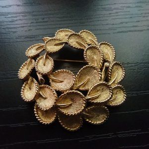 Crown Trifari Signed Vintage Wreath of Leaves Pin Brooch